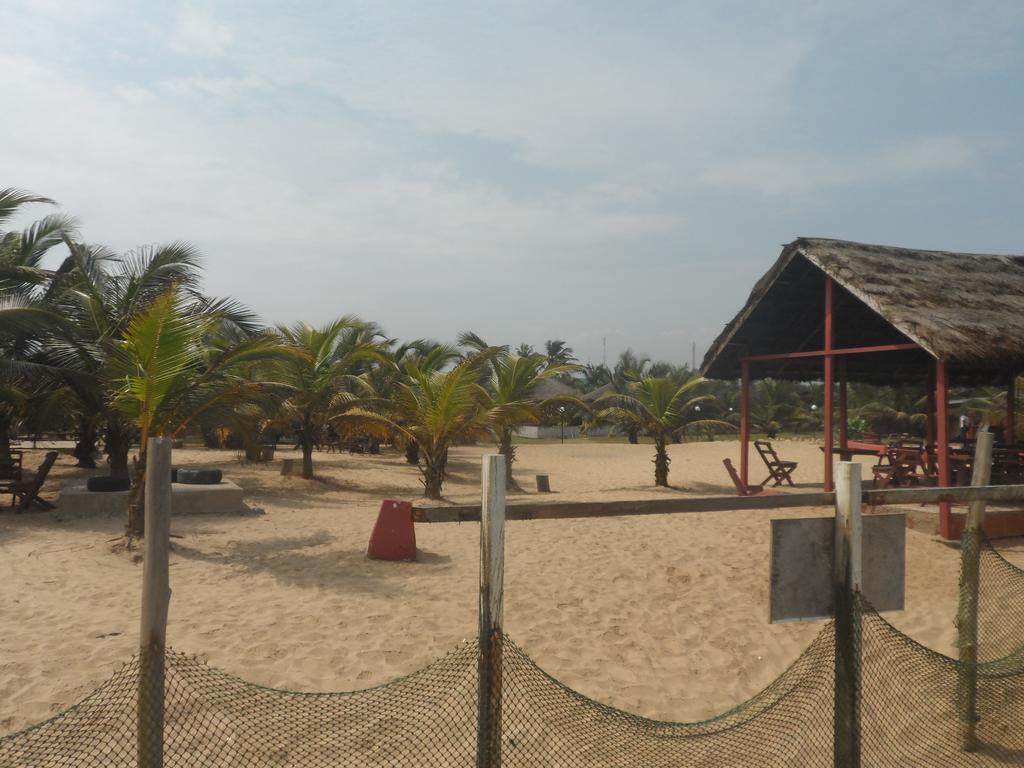 Legacy Tribe Beach Resort Prampram エクステリア 写真