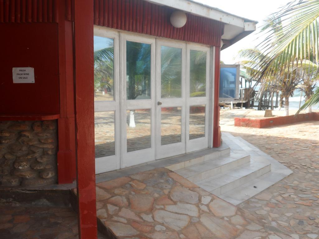 Legacy Tribe Beach Resort Prampram エクステリア 写真