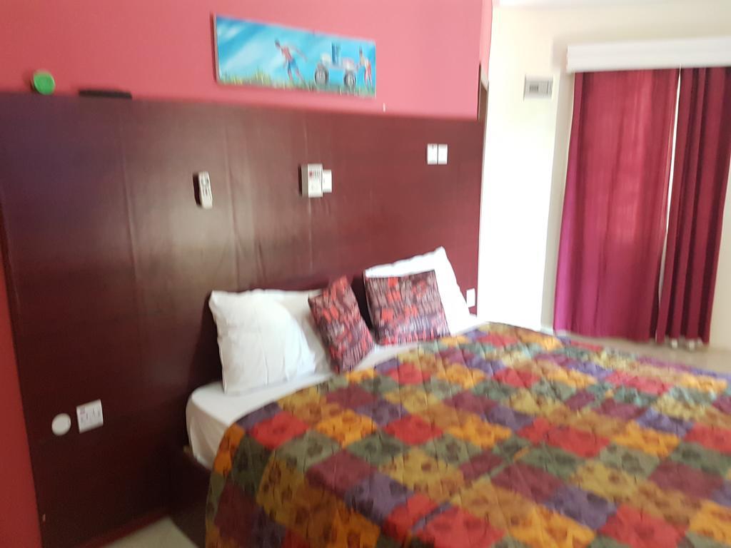 Legacy Tribe Beach Resort Prampram エクステリア 写真